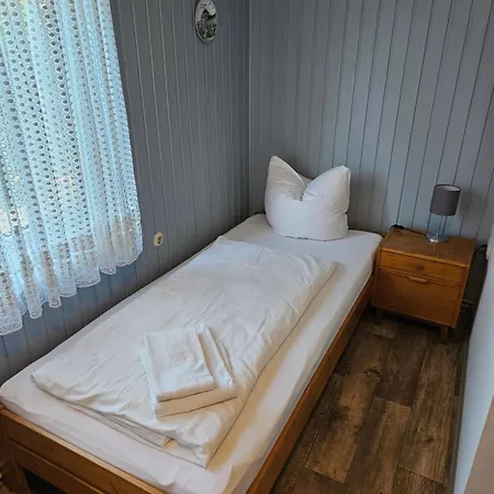 Zum Goldenen Krug Hotel *