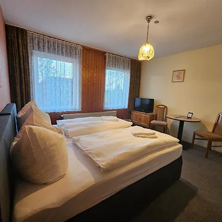 Zum Goldenen Krug Hotel